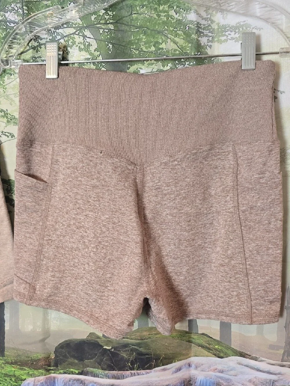 Zobha High-Rise Seamless Athletic Shorts in Neutral Beige Mix